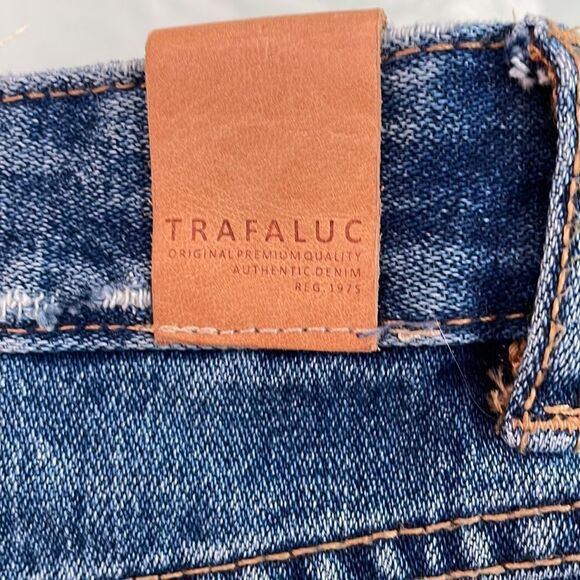 Authentic denim by TRF - denim mini skirt with red and white striped detail - Picture 6 of 7